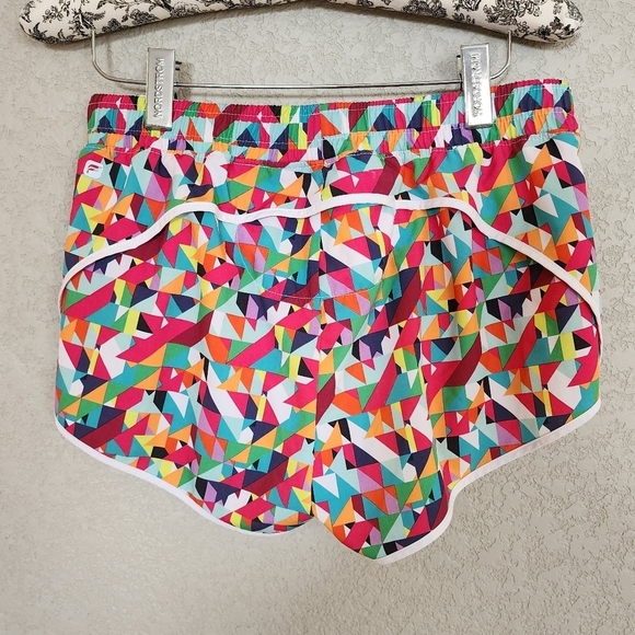 Fabletics Shorts size Medium - Picture 3 of 4